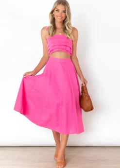 Women Gingham & Heels Crops><noscript><img width=