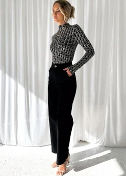 Women Gingham & Heels Jeans><noscript><img width=