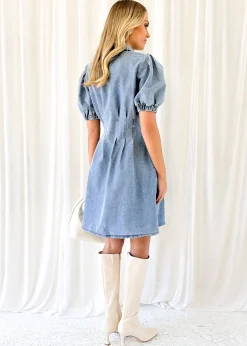 Women Gingham & Heels Short><noscript><img width=