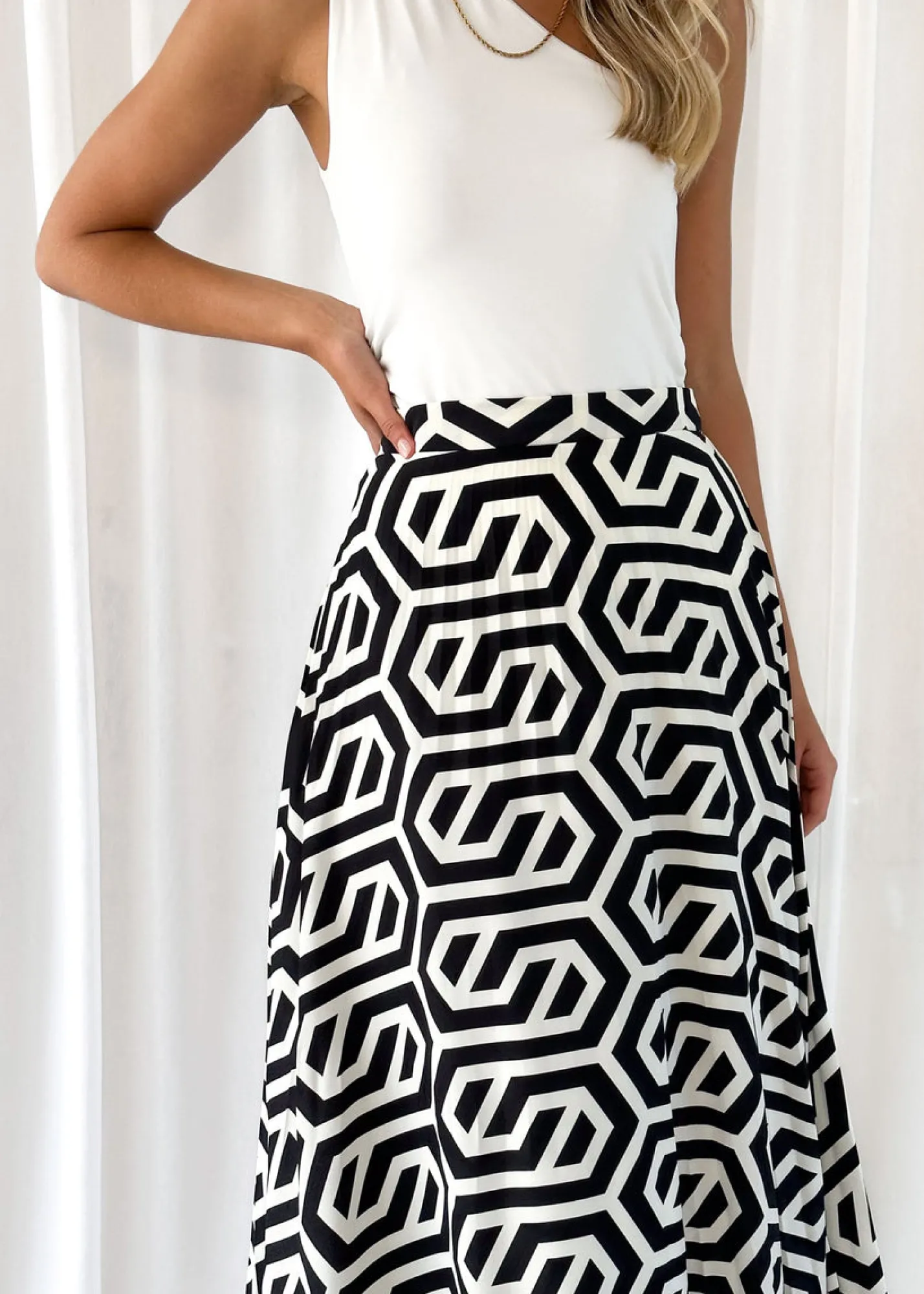 Women Gingham & Heels Skirts>Allanah Midi Skirt