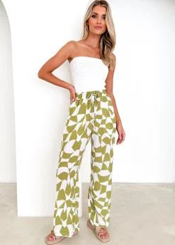 Women Gingham & Heels Pants><noscript><img width=