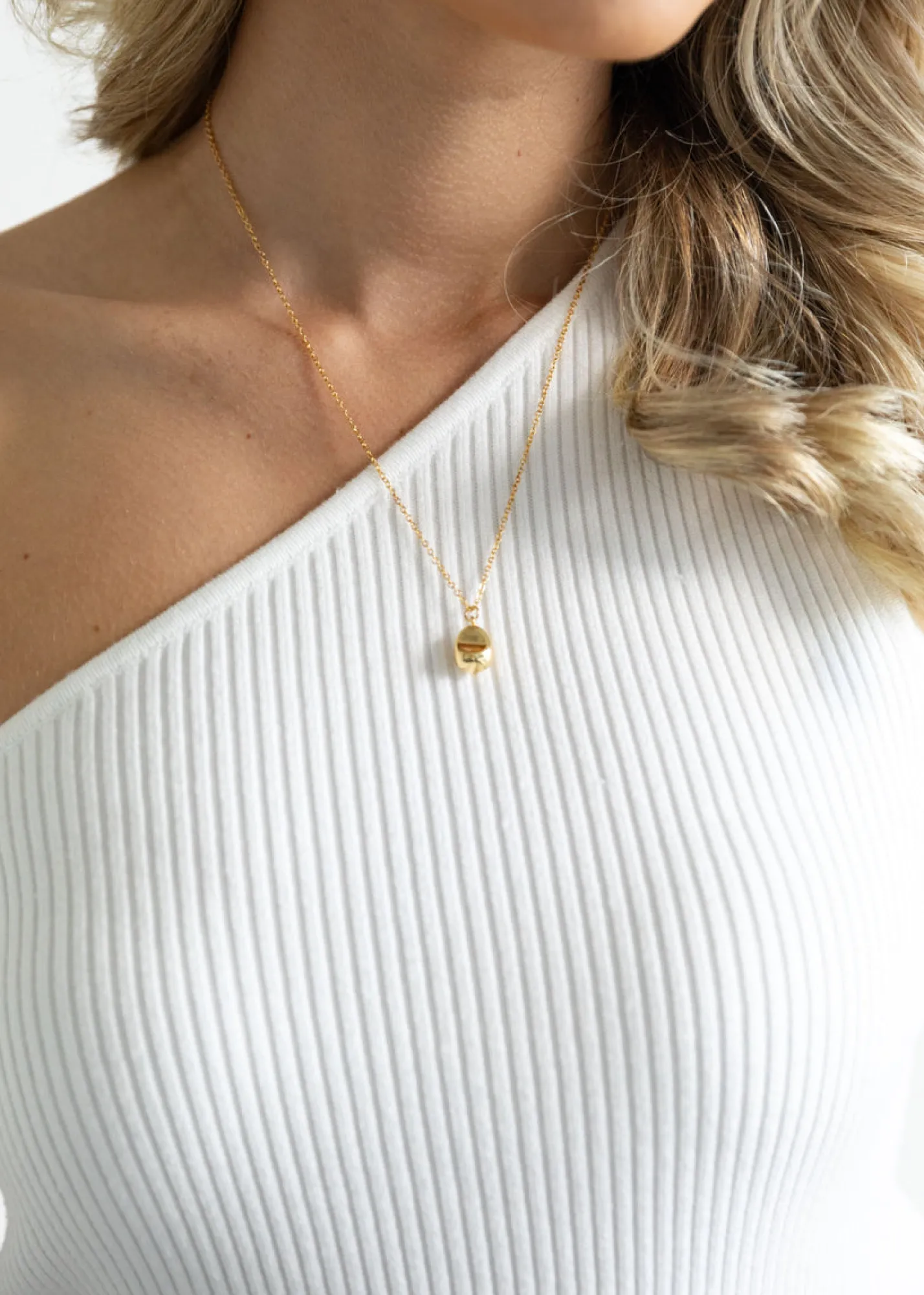 Women Gingham & Heels Jewellery>Bean Charm Necklace