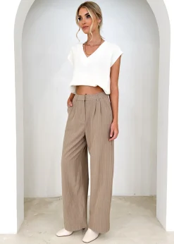 Women Gingham & Heels Pants><noscript><img width=