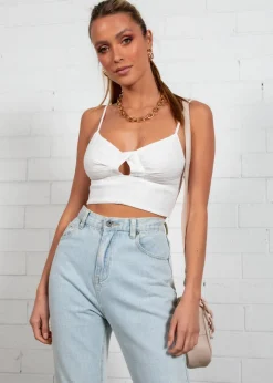 Women Gingham & Heels Crops><noscript><img width=