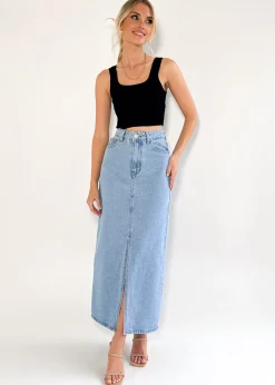 Women Gingham & Heels Crops><noscript><img width=