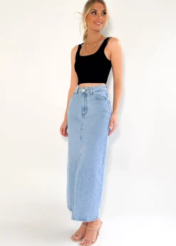Women Gingham & Heels Crops><noscript><img width=