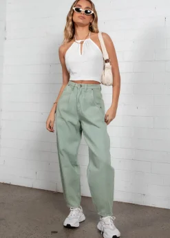Women Gingham & Heels Crops><noscript><img width=