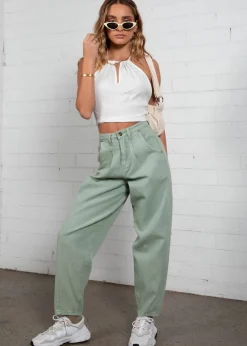 Women Gingham & Heels Crops><noscript><img width=