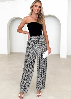 Women Gingham & Heels Pants><noscript><img width=