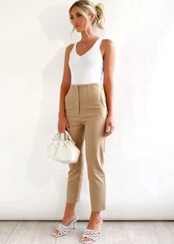 Women Gingham & Heels Pants><noscript><img width=