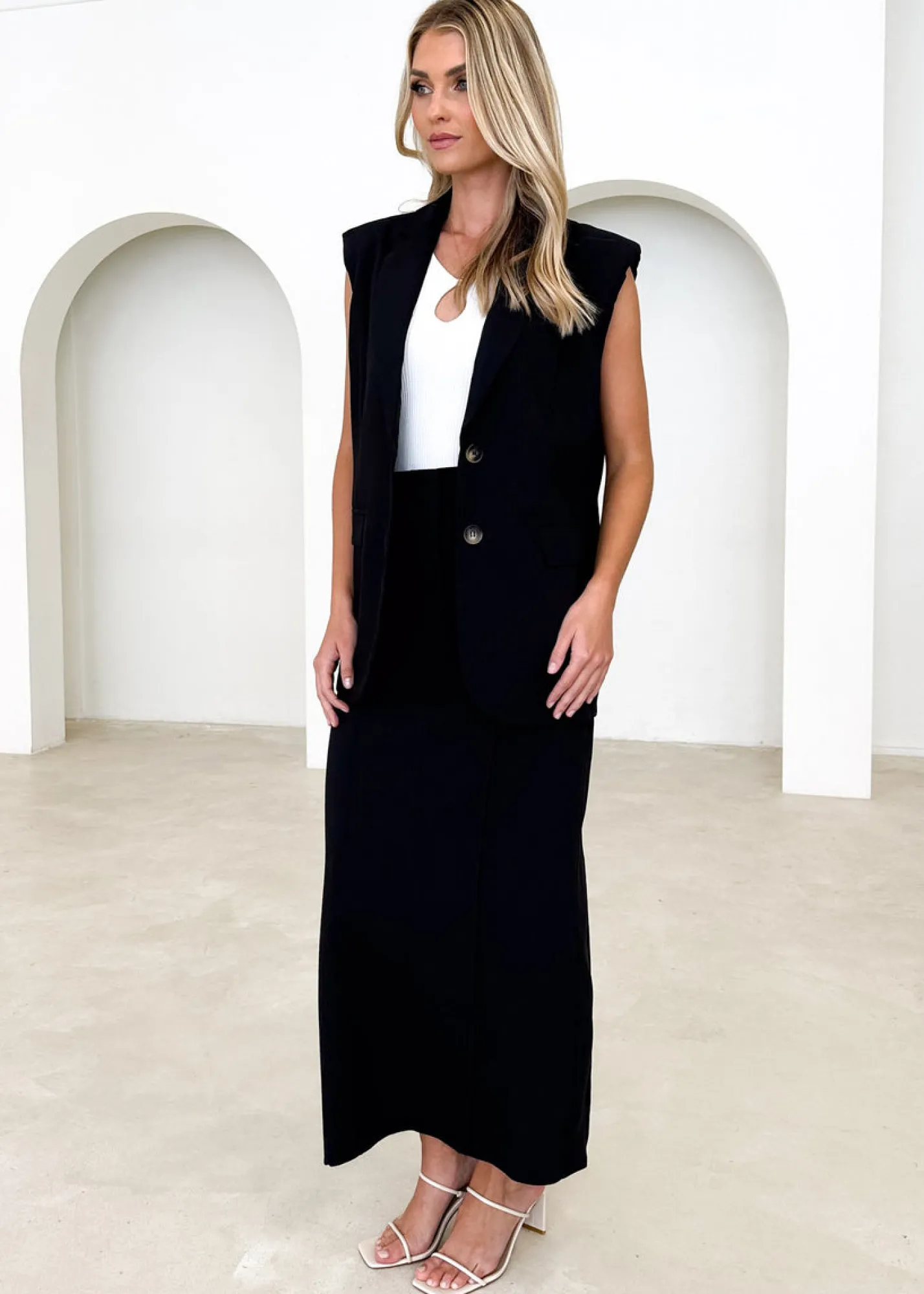 Women Gingham & Heels Singlets/Camis>Corina Sleeveless Blazer