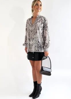 Women Gingham & Heels Blouses><noscript><img width=