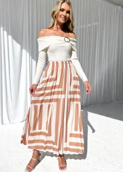 Women Gingham & Heels Skirts><noscript><img width=