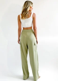 Women Gingham & Heels Pants><noscript><img width=