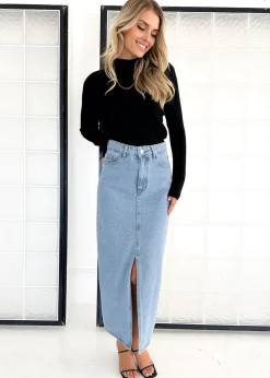 Women Gingham & Heels Basic Tops><noscript><img width=