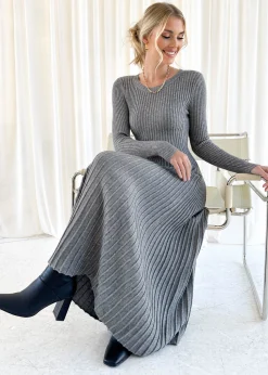 Women Gingham & Heels Knit Dresses>Everly Knit Midi Dress