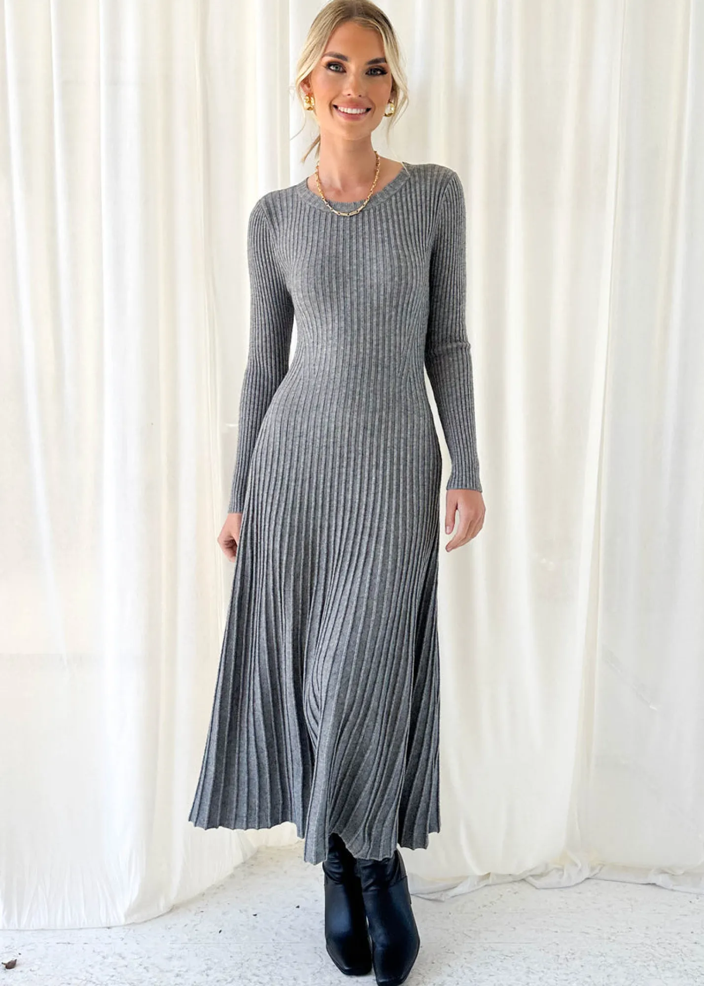 Women Gingham & Heels Knit Dresses>Everly Knit Midi Dress