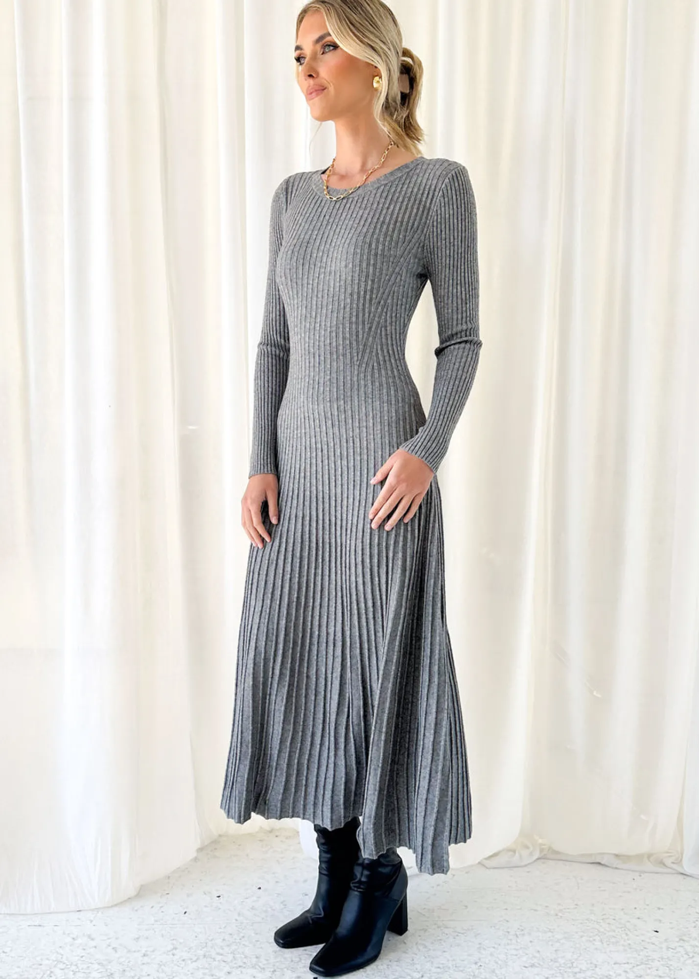 Women Gingham & Heels Knit Dresses>Everly Knit Midi Dress