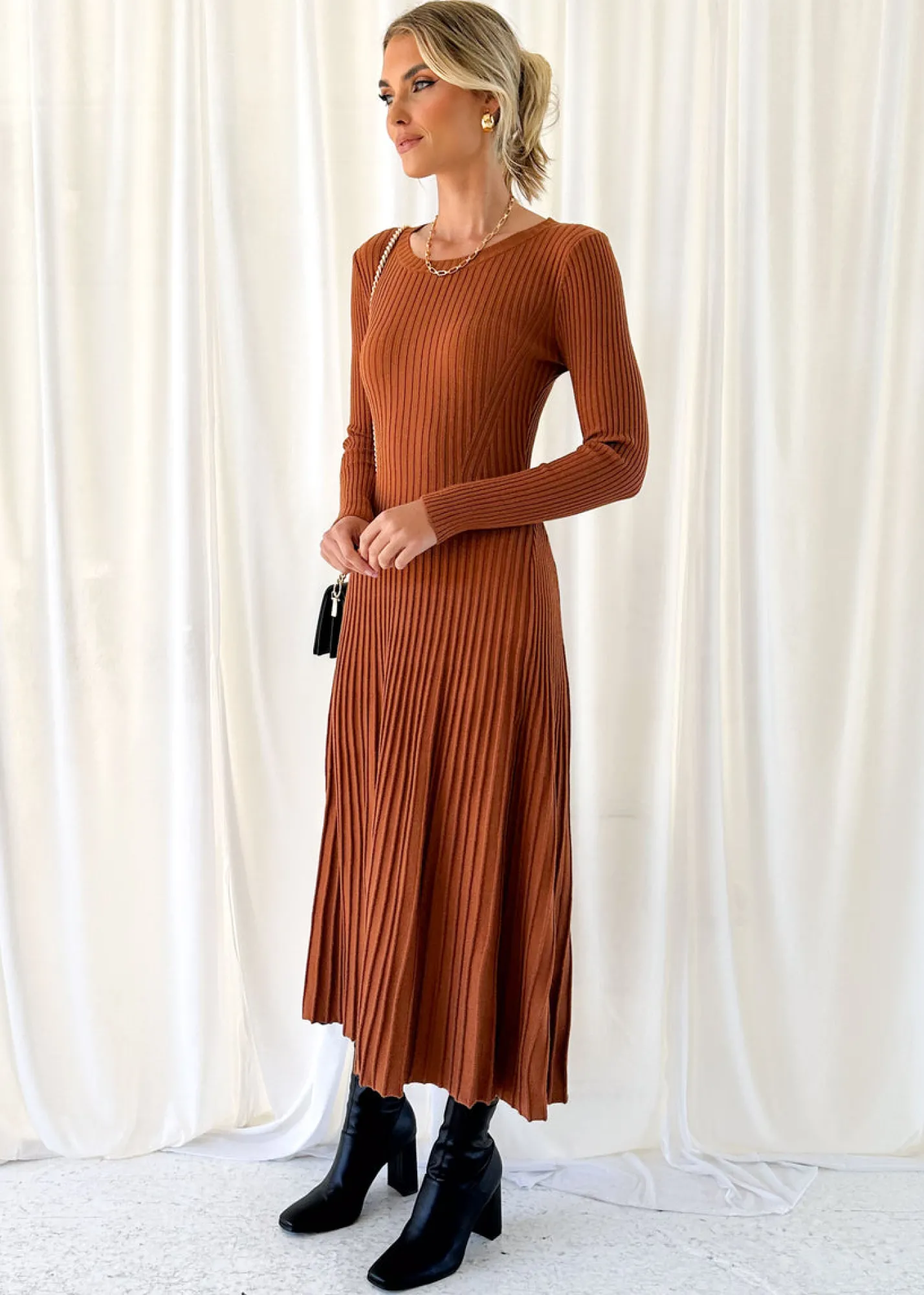 Women Gingham & Heels Knit Dresses>Everly Knit Midi Dress