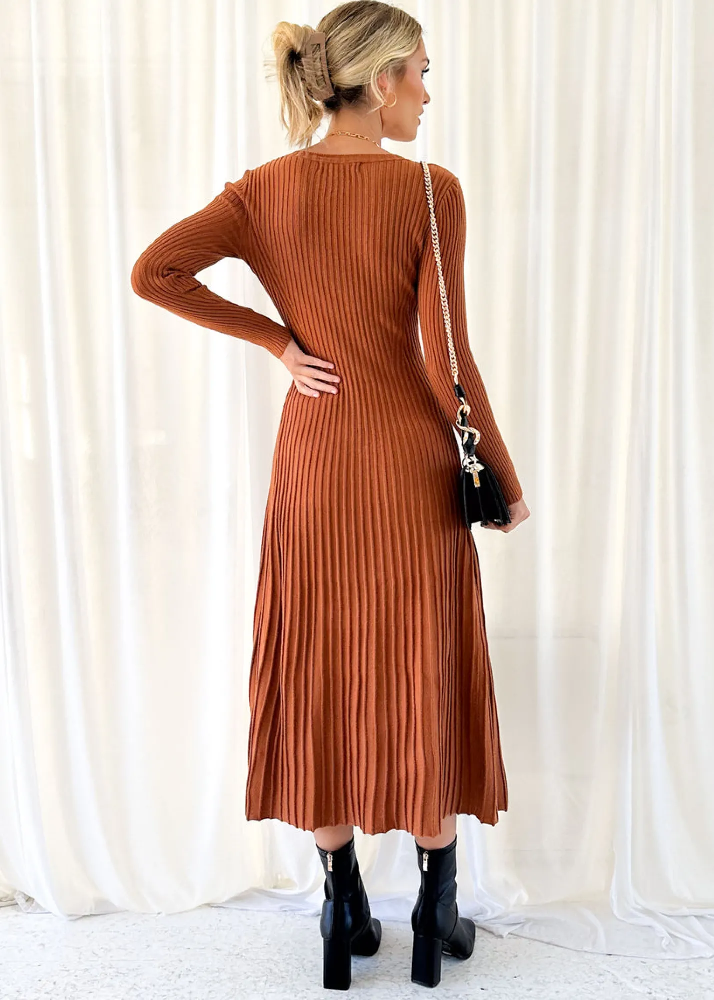 Women Gingham & Heels Knit Dresses>Everly Knit Midi Dress