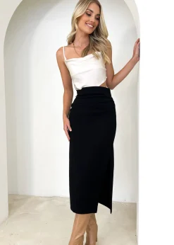 Women Gingham & Heels Crops>Feign Crop