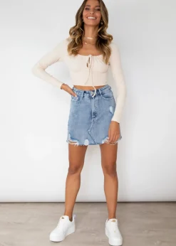 Women Gingham & Heels Crops><noscript><img width=