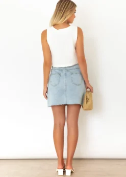 Women Gingham & Heels Skirts><noscript><img width=