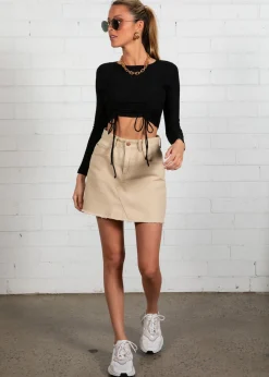 Women Gingham & Heels Crops><noscript><img width=
