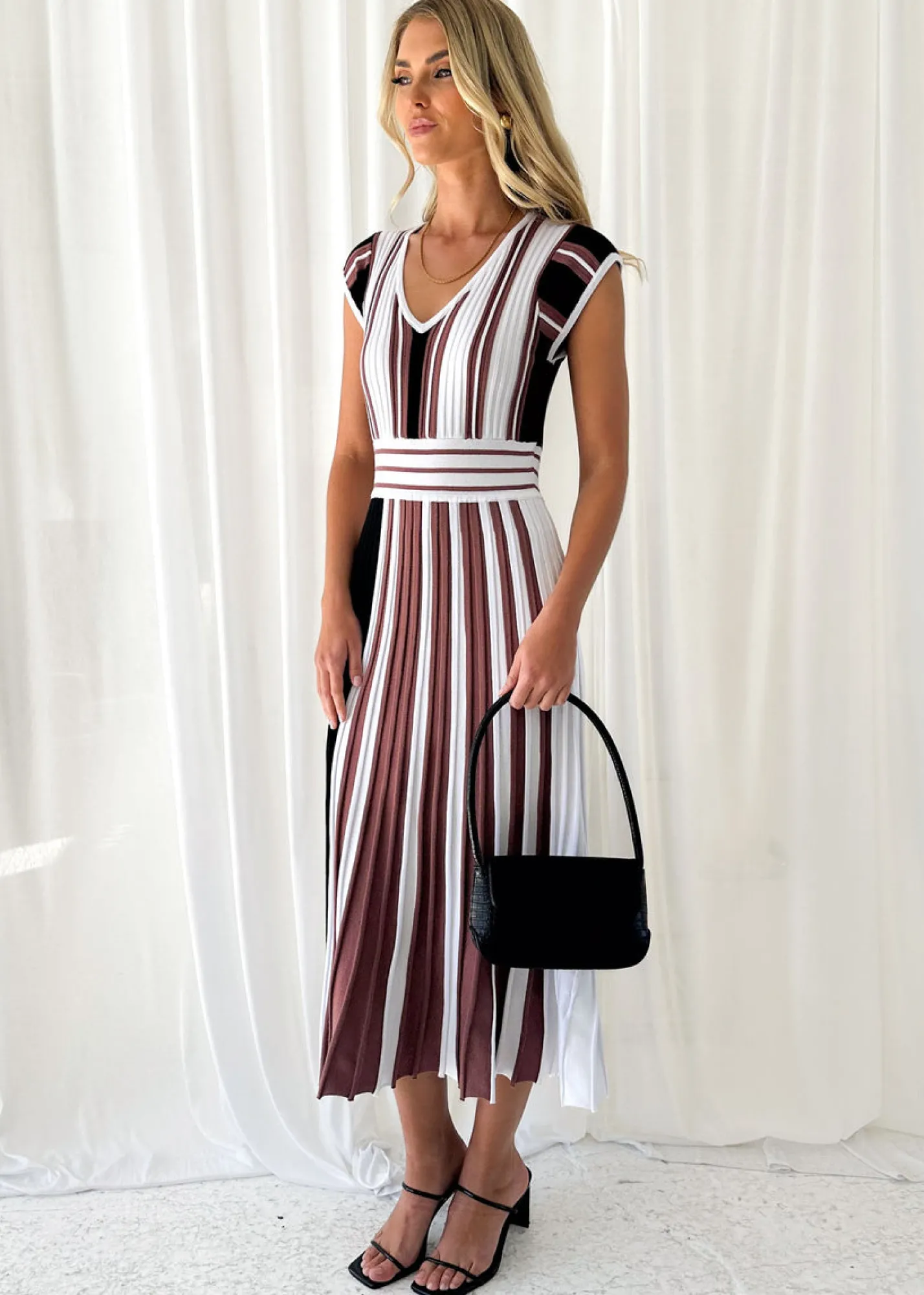 Women Gingham & Heels Knit Dresses>Janeve Knit Midi Dress