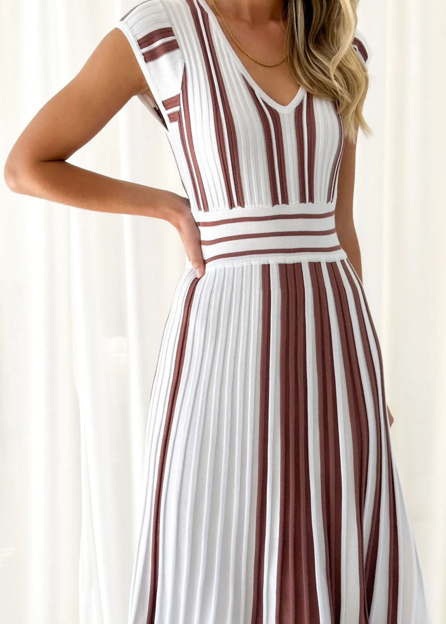 Women Gingham & Heels Midi>Janeve Knit Midi Dress