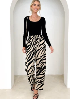 Women Gingham & Heels Pants><noscript><img width=