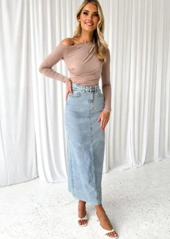 Women Gingham & Heels Basic Tops><noscript><img width=