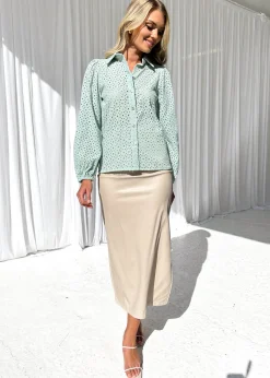 Women Gingham & Heels Blouses><noscript><img width=