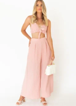 Women Gingham & Heels Crops><noscript><img width=