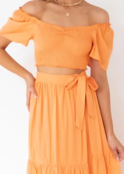 Women Gingham & Heels Crops><noscript><img width=