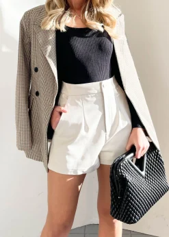 Women Gingham & Heels Shorts><noscript><img width=