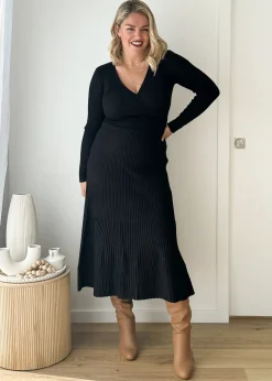 Women Gingham & Heels Knit Dresses>Larsah Knit Midi Dress