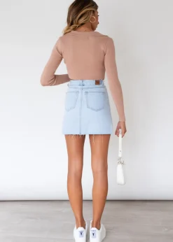 Women Gingham & Heels Crops><noscript><img width=