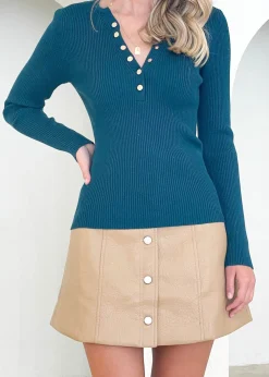 Women Gingham & Heels Basic Tops><noscript><img width=
