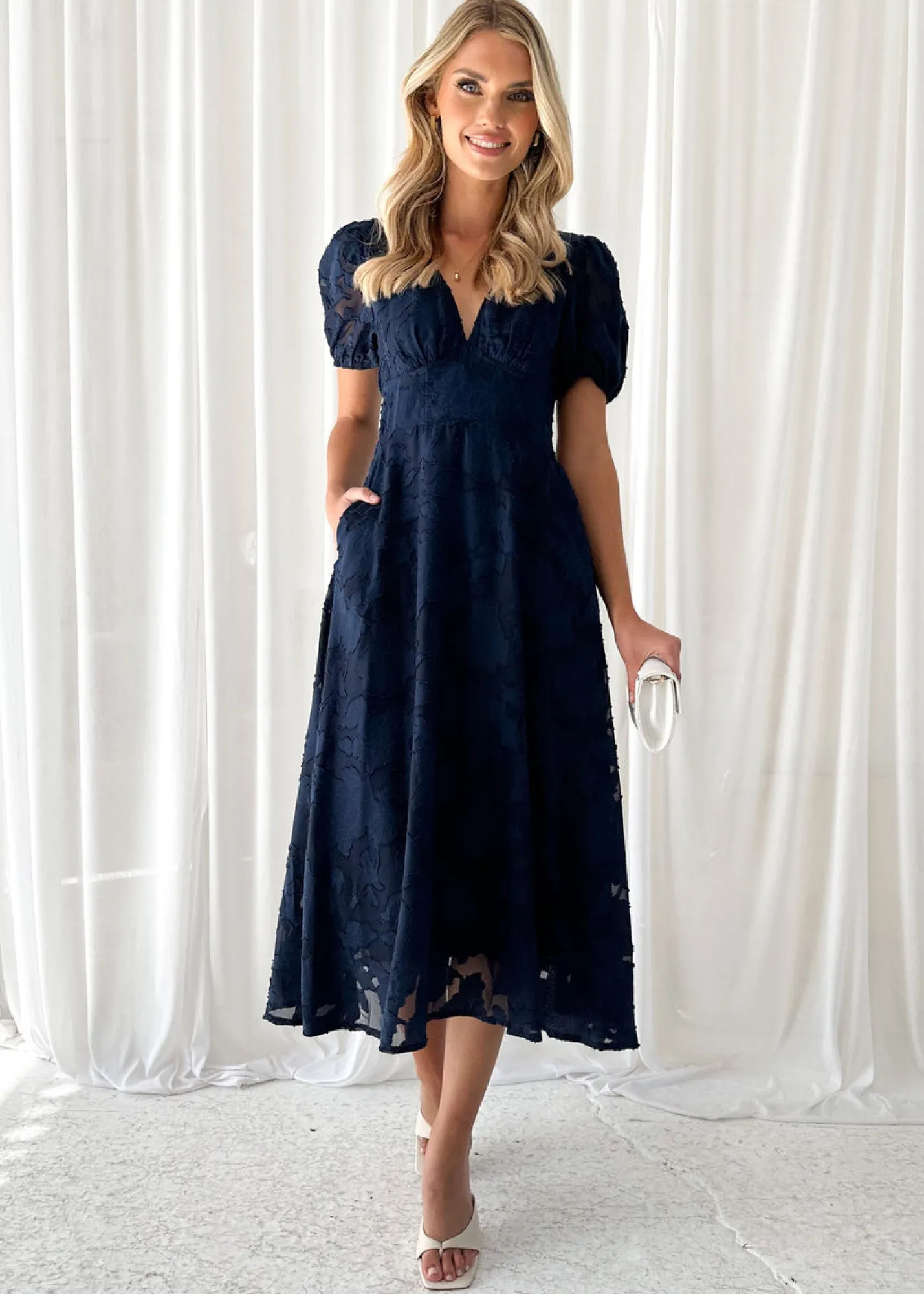 Women Gingham & Heels Midi>Mabbel Midi Dress