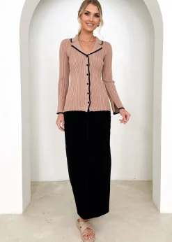 Women Gingham & Heels Basic Tops><noscript><img width=