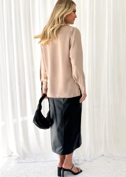 Women Gingham & Heels Blouses><noscript><img width=