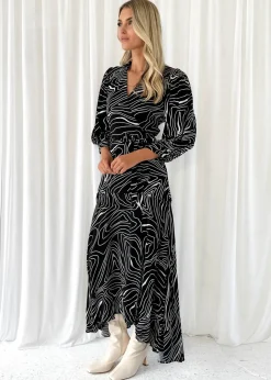 Women Gingham & Heels Midi><noscript><img width=