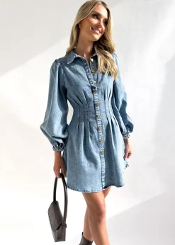 Women Gingham & Heels Short><noscript><img width=