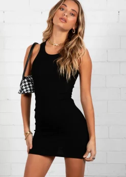 Women Gingham & Heels Short><noscript><img width=