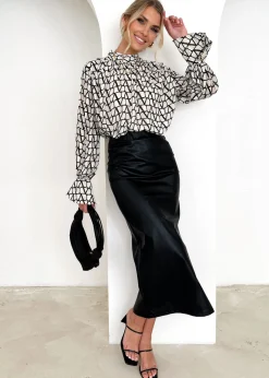 Women Gingham & Heels Blouses><noscript><img width=