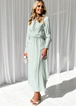 Women Gingham & Heels Midi><noscript><img width=