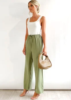 Women Gingham & Heels Pants><noscript><img width=