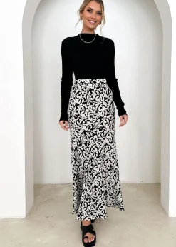Women Gingham & Heels Skirts><noscript><img width=