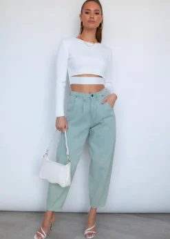 Women Gingham & Heels Crops><noscript><img width=